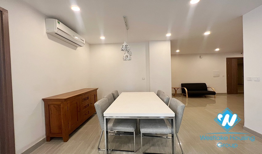 154m2, 3 bedrooms aprtment with modern furnitures for rent in L building, Ciputra